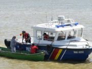 Bărbat cu probleme medicale aflat la pescuit pe Dunăre, salvat de poliţiştii de frontieră